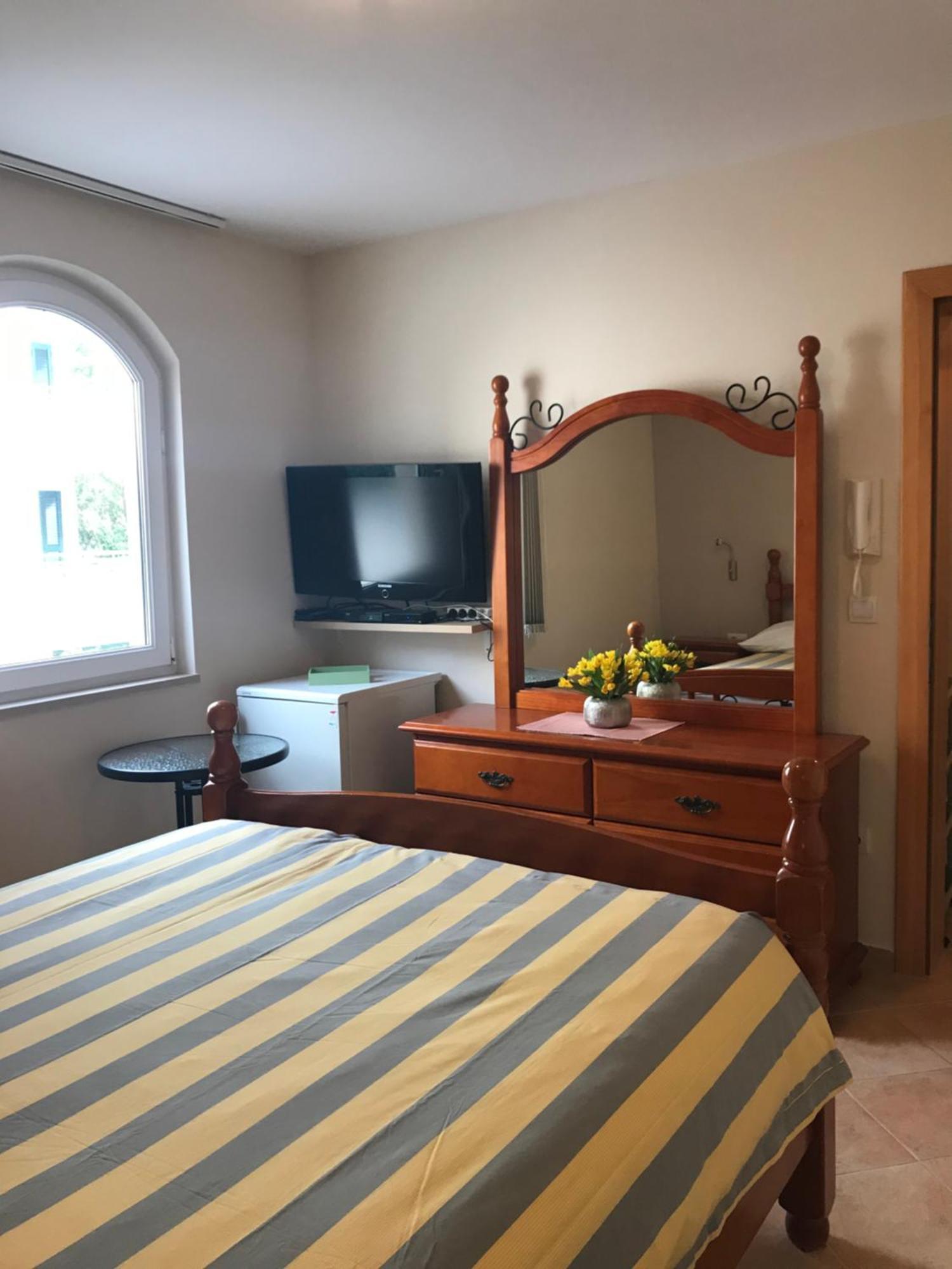 Charmy For Two Next To The * Makarska